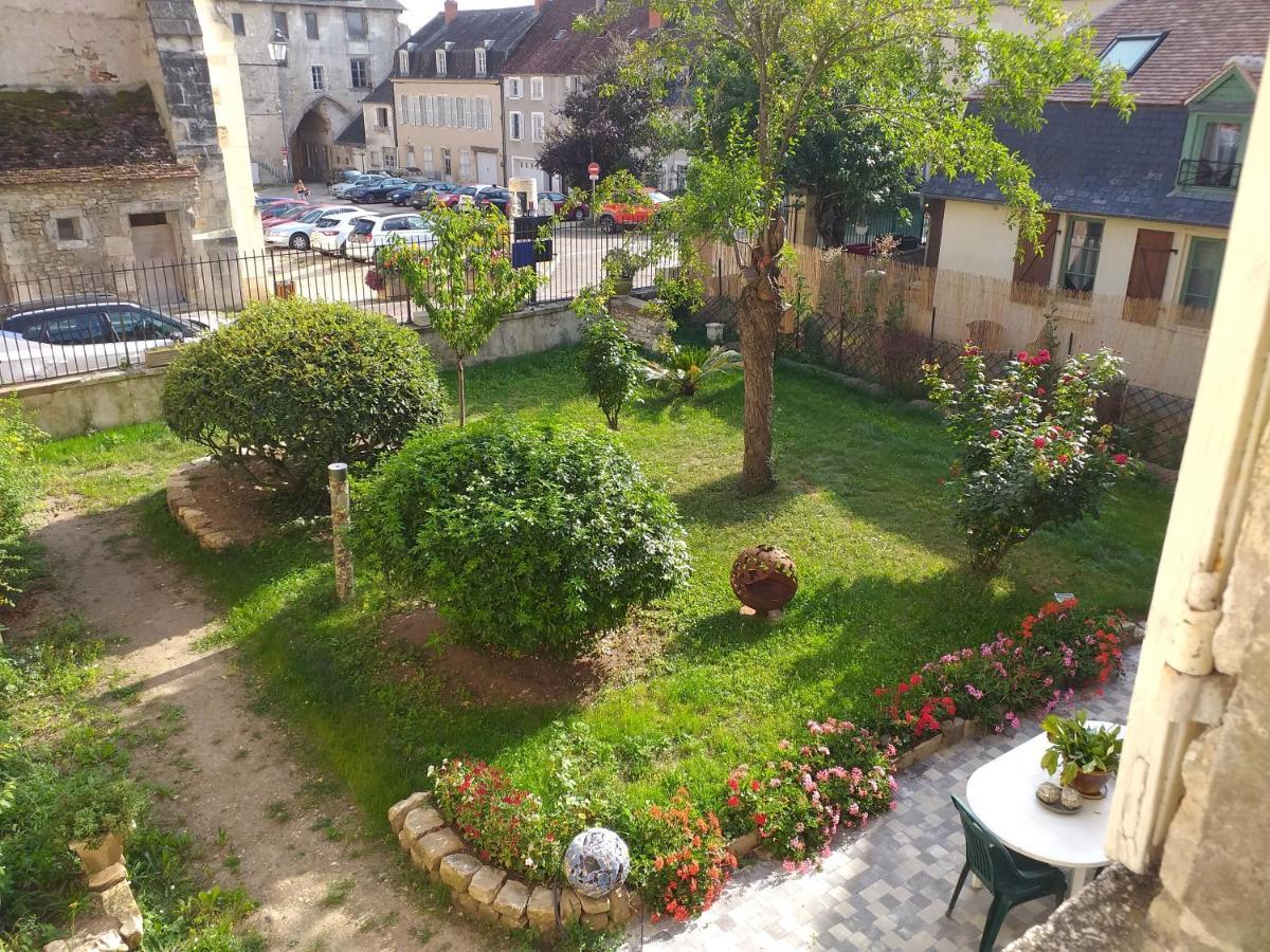 La Cour Du Chateau ลาชาริเต-ซูร์-ลัวร์ ภายนอก รูปภาพ