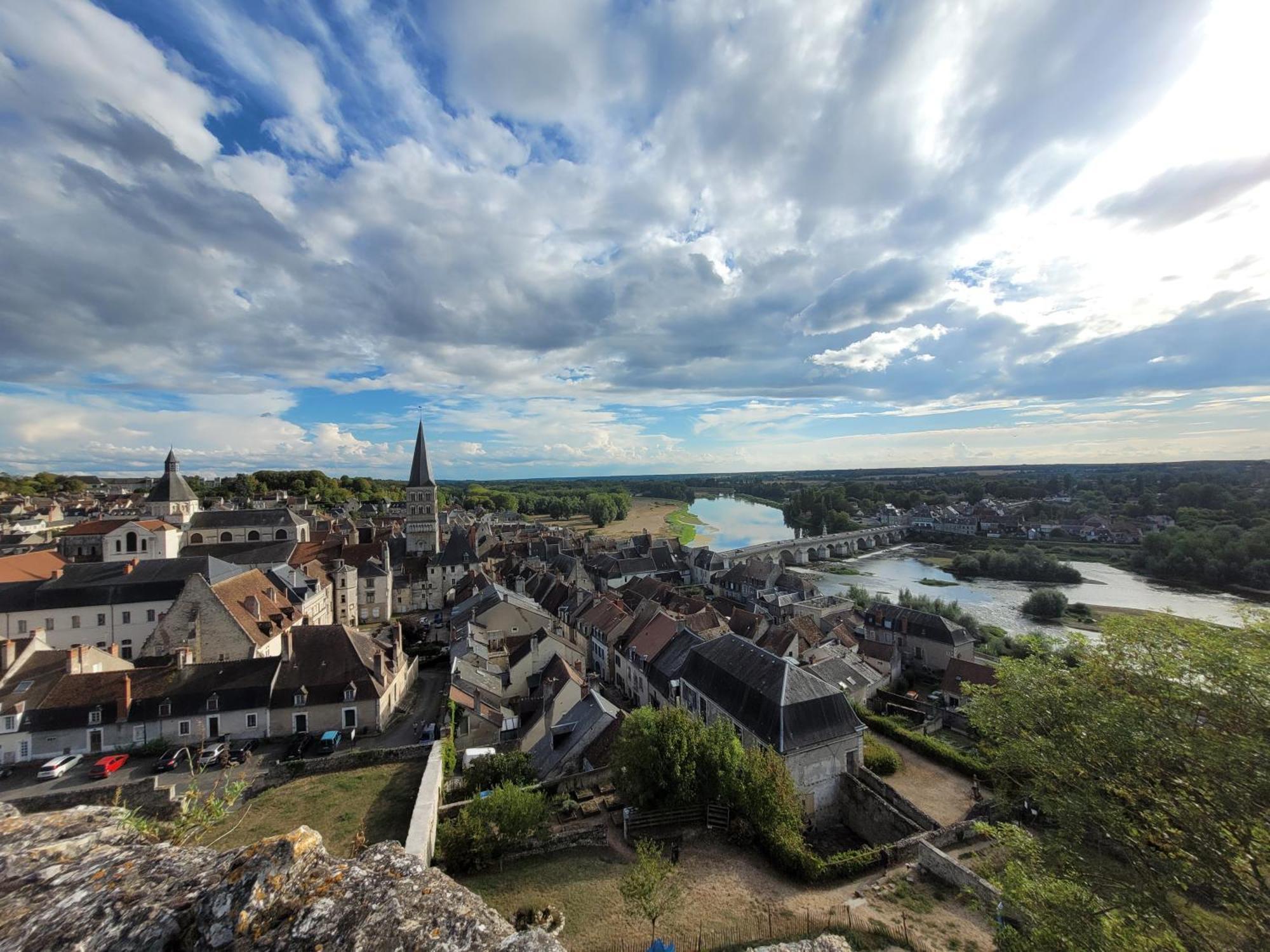 La Cour Du Chateau ลาชาริเต-ซูร์-ลัวร์ ภายนอก รูปภาพ