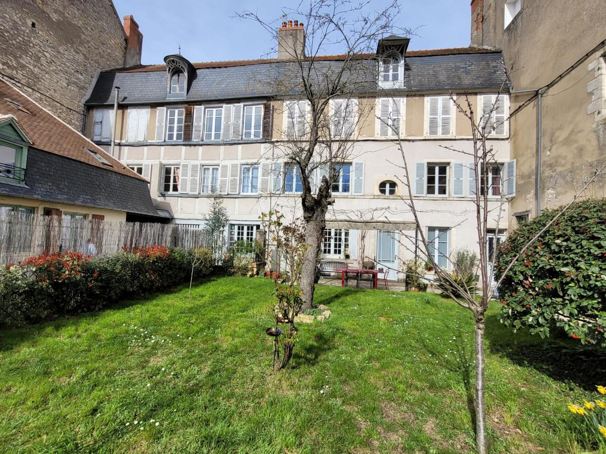 La Cour Du Chateau ลาชาริเต-ซูร์-ลัวร์ ภายนอก รูปภาพ