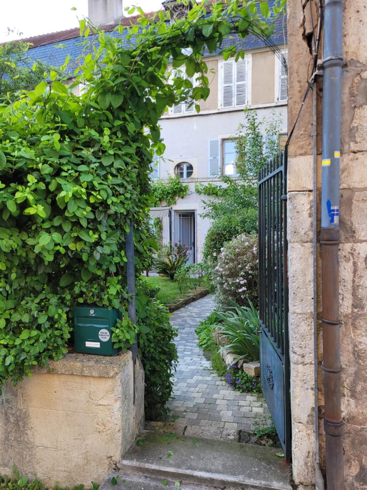 La Cour Du Chateau ลาชาริเต-ซูร์-ลัวร์ ภายนอก รูปภาพ
